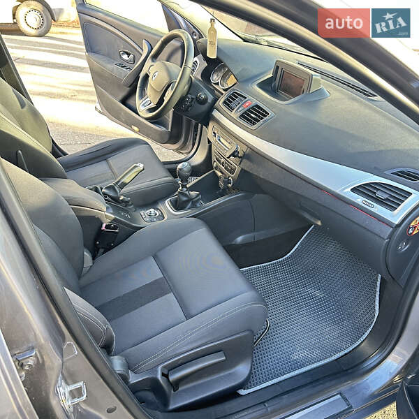 Универсал Renault Megane 2010 в Южноукраинске фото 16 Универсал Renault Megane 2010 в Южноукраинске