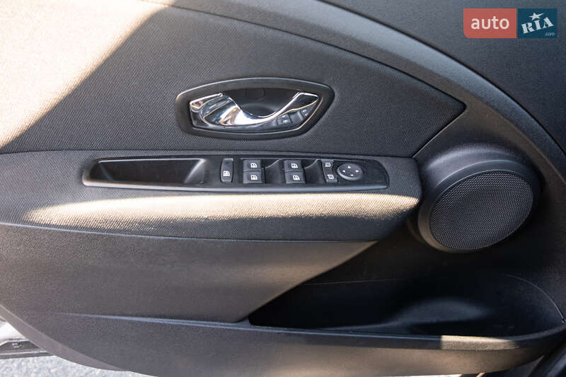 Хэтчбек Renault Megane 2013 в Киеве