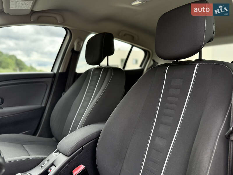 Хетчбек Renault Megane 2013 в Луцьку фото 21 Хетчбек Renault Megane 2013 в Луцьку