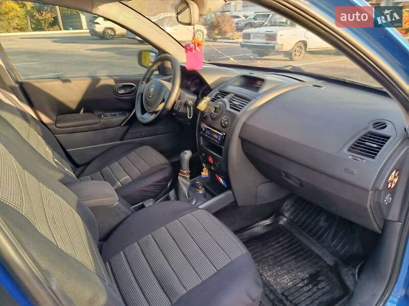 Хетчбек Renault Megane 2004 в Кропивницькому фото 12 Хетчбек Renault Megane 2004 в Кропивницькому
