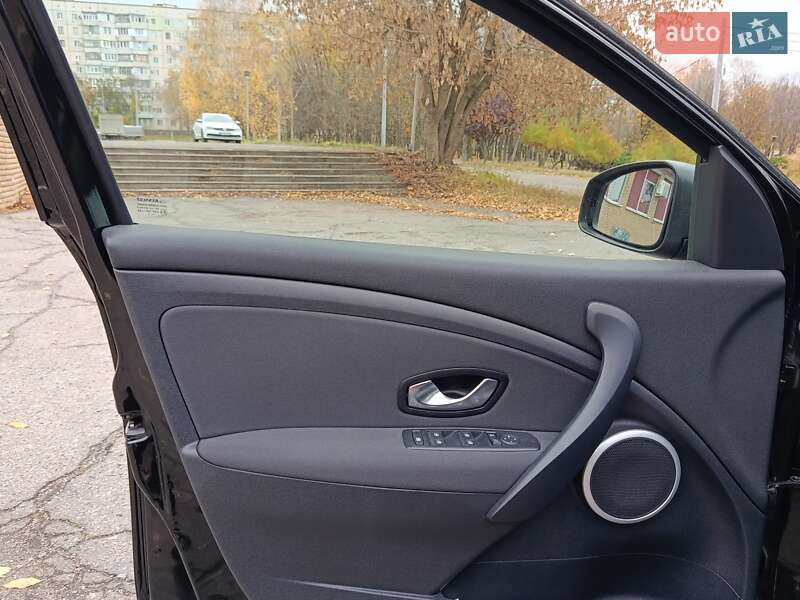 Універсал Renault Megane 2011 в Полтаві фото 48 Універсал Renault Megane 2011 в Полтаві