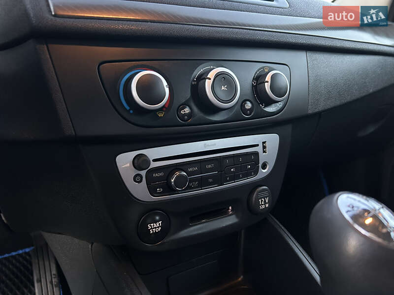 Універсал Renault Megane 2013 в Миргороді фото 22 Універсал Renault Megane 2013 в Миргороді