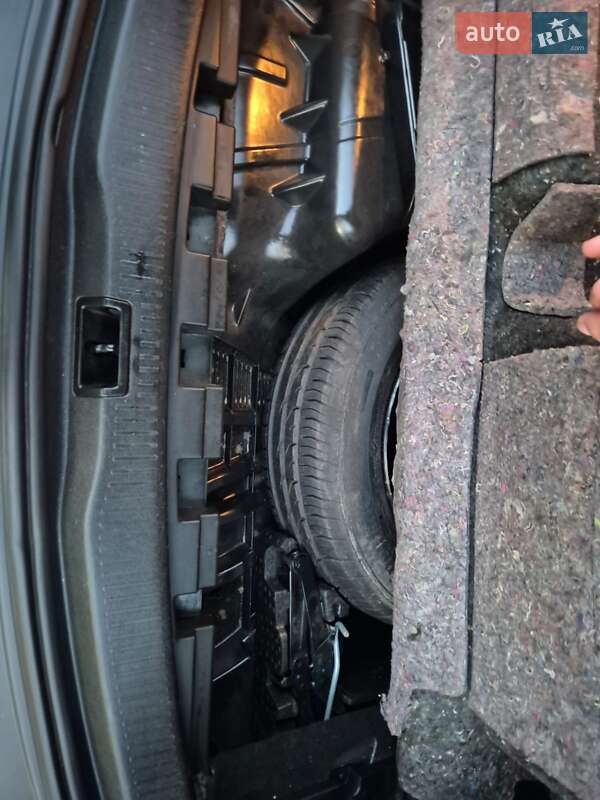 Универсал Renault Megane 2015 в Днепре фото 25 Универсал Renault Megane 2015 в Днепре