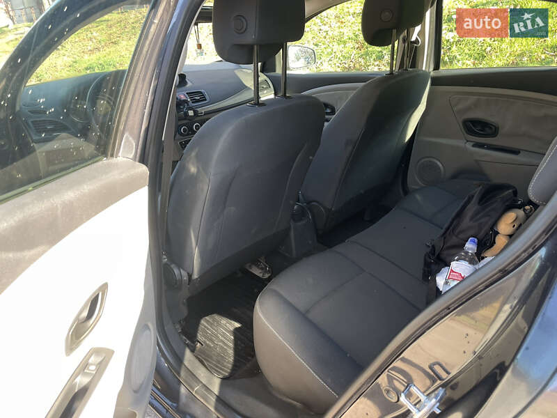 Хэтчбек Renault Megane 2011 в Кропивницком фото 9 Хэтчбек Renault Megane 2011 в Кропивницком