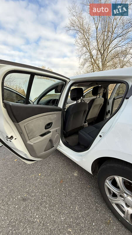 Хэтчбек Renault Megane 2010 в Киеве фото 21 Хэтчбек Renault Megane 2010 в Киеве