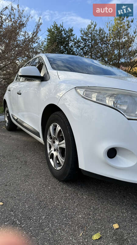 Хэтчбек Renault Megane 2010 в Киеве фото 13 Хэтчбек Renault Megane 2010 в Киеве