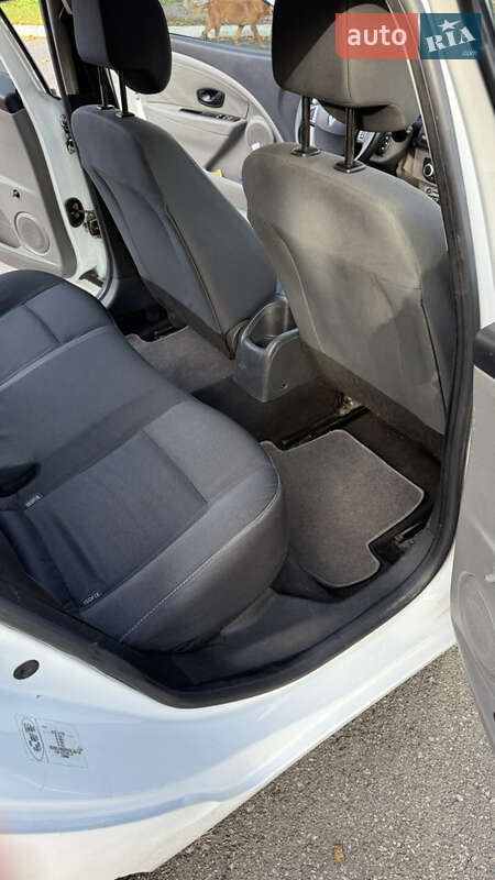Хэтчбек Renault Megane 2010 в Киеве фото 28 Хэтчбек Renault Megane 2010 в Киеве