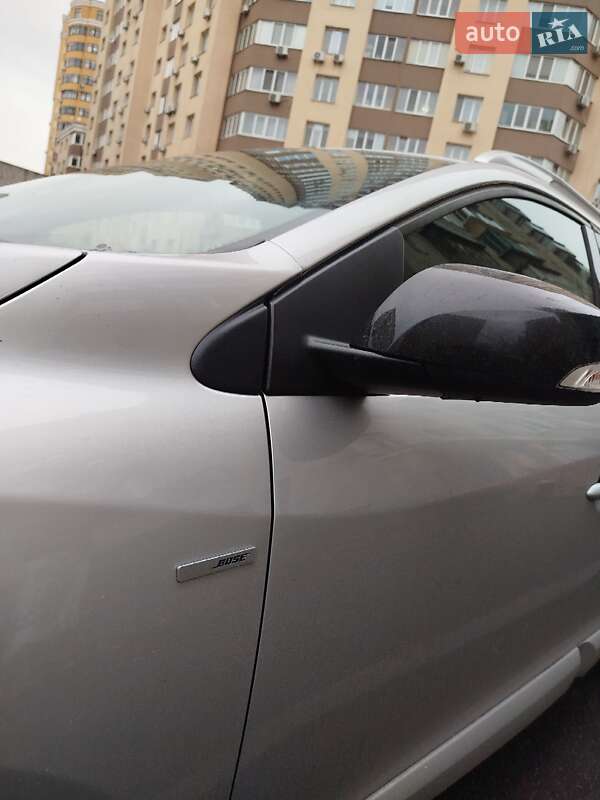 Универсал Renault Megane 2013 в Вишневом