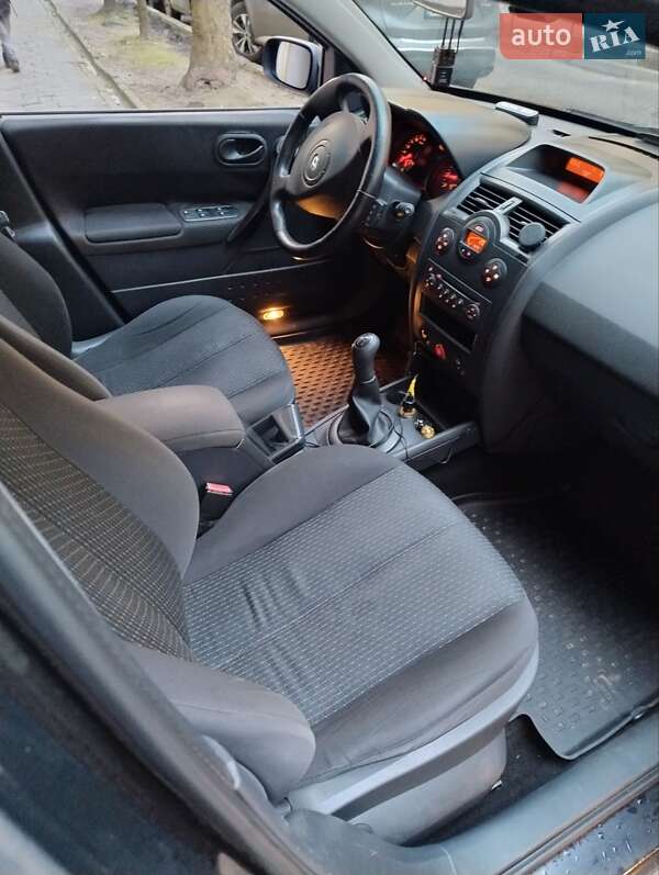 Седан Renault Megane 2005 в Львове фото 6 Седан Renault Megane 2005 в Львове