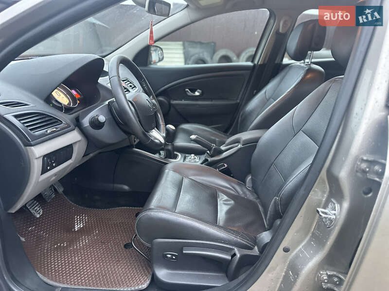 Универсал Renault Megane 2010 в Новой Ушице