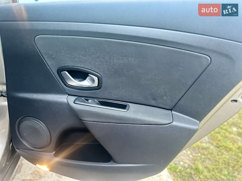 Универсал Renault Megane 2010 в Новой Ушице