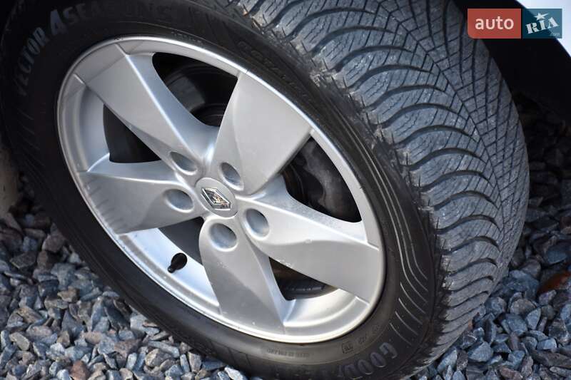 Универсал Renault Megane 2013 в Дрогобыче фото 30 Универсал Renault Megane 2013 в Дрогобыче