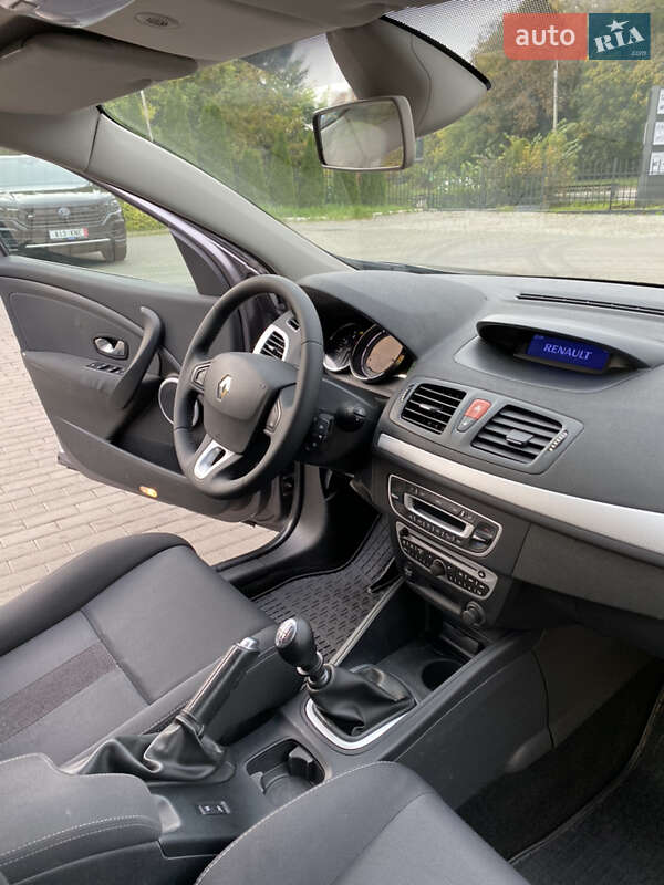 Универсал Renault Megane 2011 в Ровно фото 23 Универсал Renault Megane 2011 в Ровно