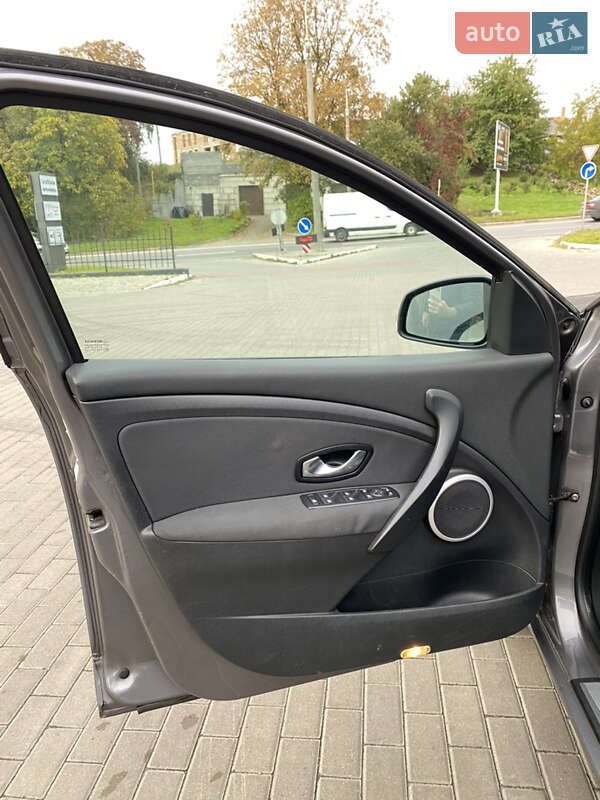 Универсал Renault Megane 2011 в Ровно фото 28 Универсал Renault Megane 2011 в Ровно
