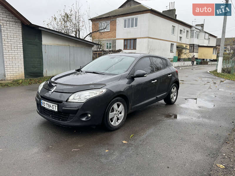 Хэтчбек Renault Megane 2010 в Попельне