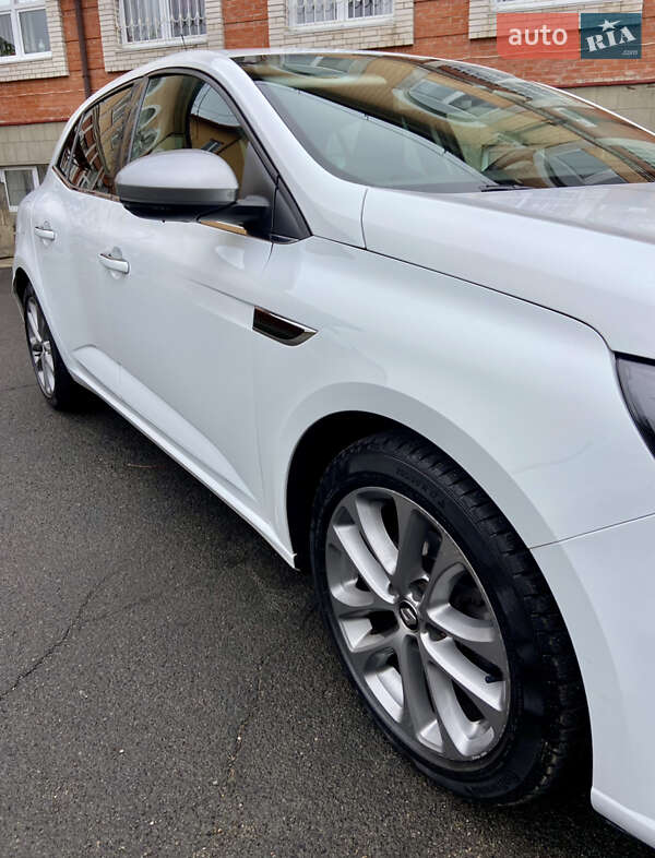 Хэтчбек Renault Megane 2017 в Умани