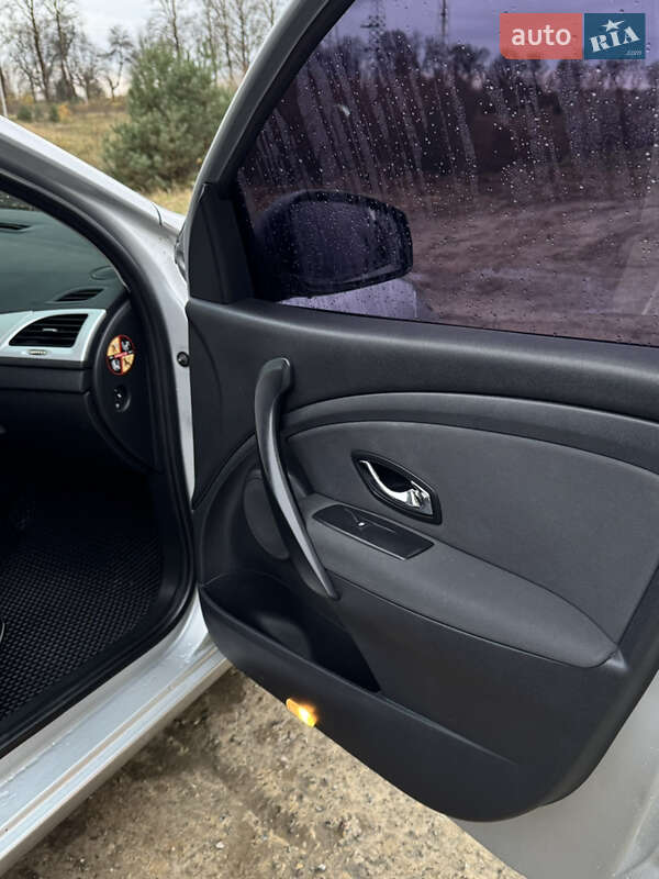 Универсал Renault Megane 2013 в Львове фото 21 Универсал Renault Megane 2013 в Львове