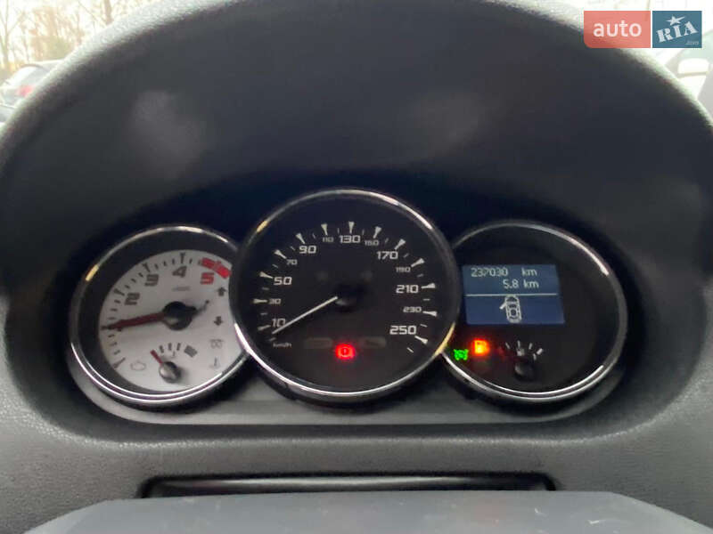 Универсал Renault Megane 2011 в Ровно фото 12 Универсал Renault Megane 2011 в Ровно