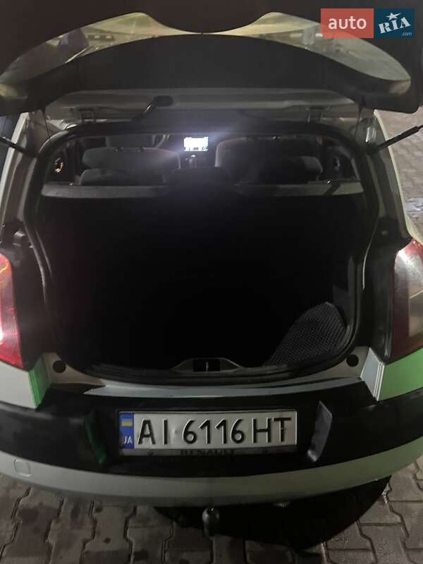 Хэтчбек Renault Megane 2002 в Вишневом