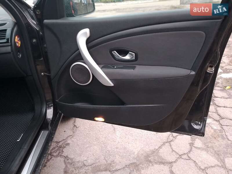 Универсал Renault Megane 2011 в Каменском фото 11 Универсал Renault Megane 2011 в Каменском