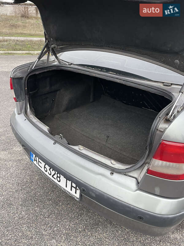 Седан Renault Megane 2003 в Новомосковске фото 11 Седан Renault Megane 2003 в Новомосковске