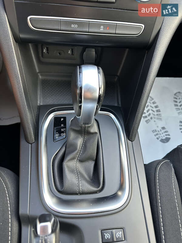 Універсал Renault Megane 2019 в Києві фото 40 Універсал Renault Megane 2019 в Києві