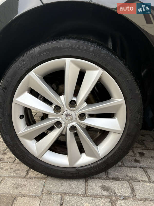 Хэтчбек Renault Megane 2010 в Ахтырке фото 10 Хэтчбек Renault Megane 2010 в Ахтырке