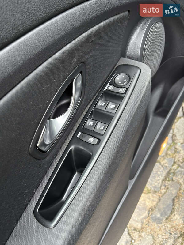 Хэтчбек Renault Megane 2010 в Ахтырке фото 18 Хэтчбек Renault Megane 2010 в Ахтырке