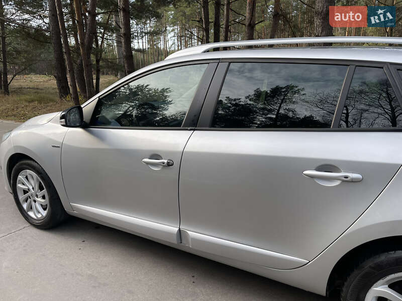 Универсал Renault Megane 2015 в Славуте фото 26 Универсал Renault Megane 2015 в Славуте