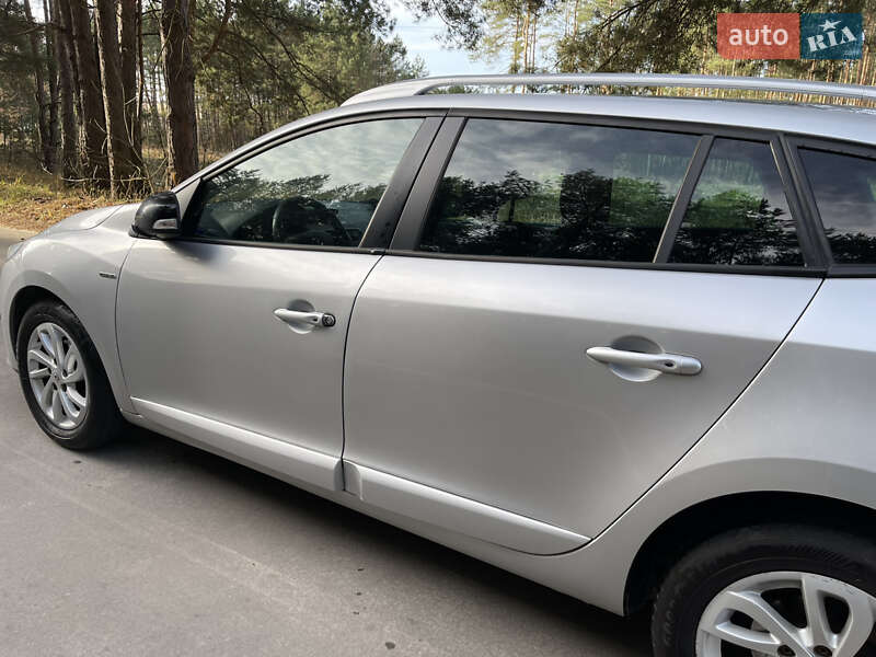 Универсал Renault Megane 2015 в Славуте фото 44 Универсал Renault Megane 2015 в Славуте