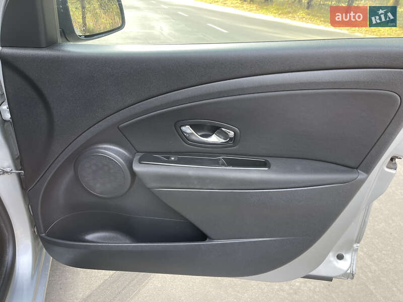 Универсал Renault Megane 2015 в Славуте фото 81 Универсал Renault Megane 2015 в Славуте