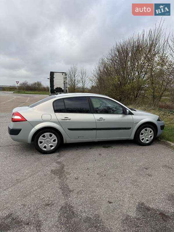 Седан Renault Megane 2004 в Запорожье фото 14 Седан Renault Megane 2004 в Запорожье