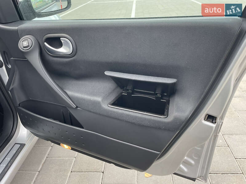 Універсал Renault Megane 2006 в Черкасах фото 20 Універсал Renault Megane 2006 в Черкасах