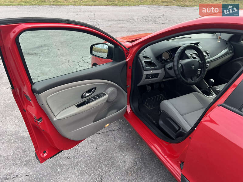 Хэтчбек Renault Megane 2011 в Звягеле