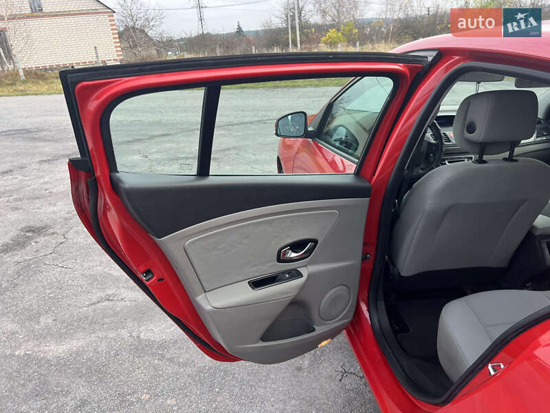 Хэтчбек Renault Megane 2011 в Звягеле