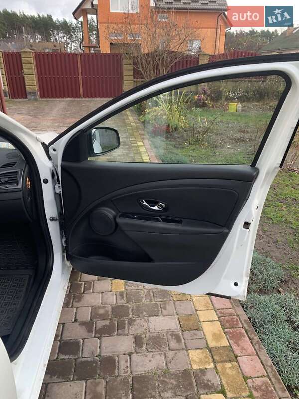 Хэтчбек Renault Megane 2015 в Вараше