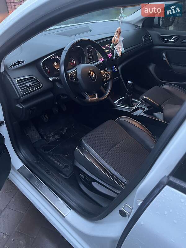 Хэтчбек Renault Megane 2016 в Степани фото 10 Хэтчбек Renault Megane 2016 в Степани