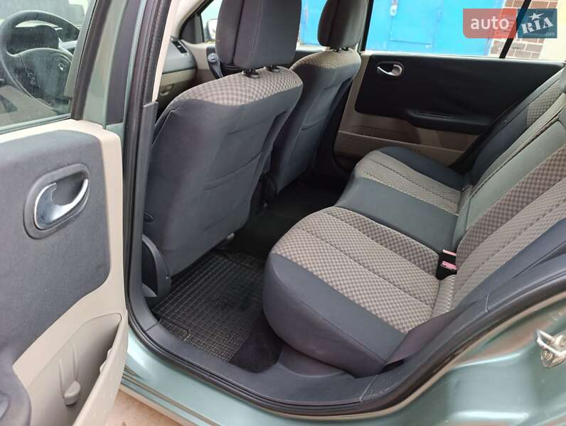 Седан Renault Megane 2004 в Тернополе фото 18 Седан Renault Megane 2004 в Тернополе