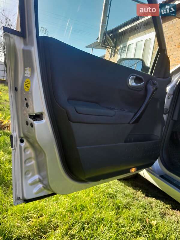 Универсал Renault Megane 2004 в Чигирине фото 13 Универсал Renault Megane 2004 в Чигирине