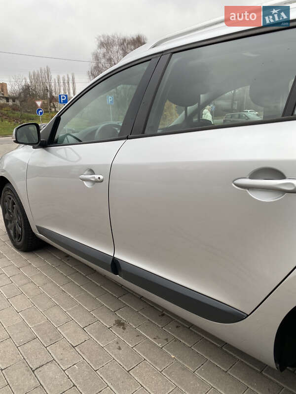 Универсал Renault Megane 2011 в Ровно фото 4 Универсал Renault Megane 2011 в Ровно