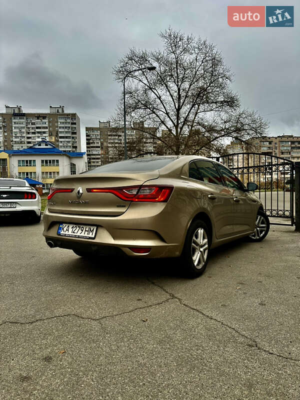 Седан Renault Megane 2018 в Киеве фото 12 Седан Renault Megane 2018 в Киеве