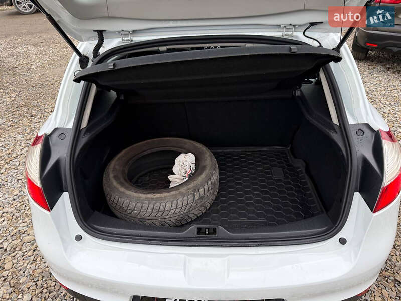 Хэтчбек Renault Megane 2014 в Коломые фото 29 Хэтчбек Renault Megane 2014 в Коломые