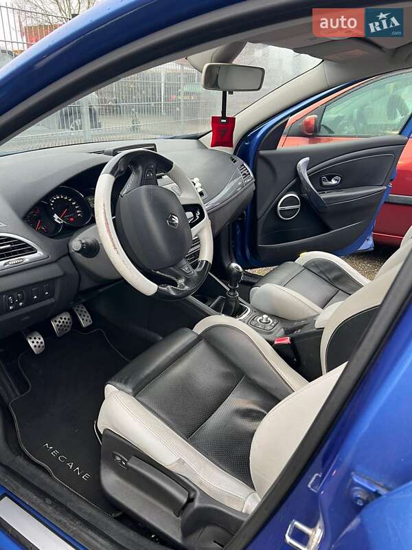 Хэтчбек Renault Megane 2012 в Корце