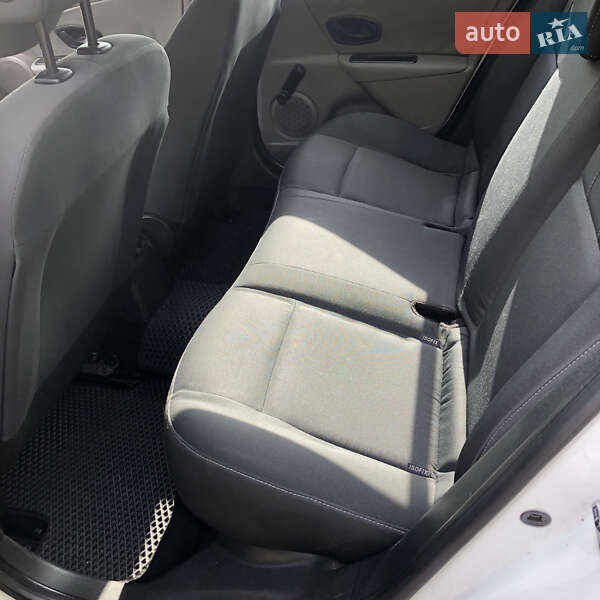 Хэтчбек Renault Megane 2010 в Вишневце фото 14 Хэтчбек Renault Megane 2010 в Вишневце