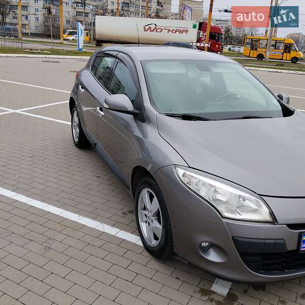 Хэтчбек Renault Megane 2011 в Сумах