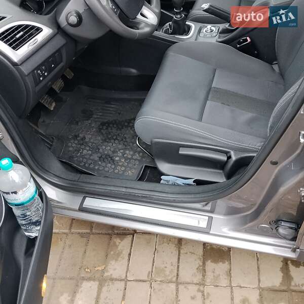 Хэтчбек Renault Megane 2011 в Сумах