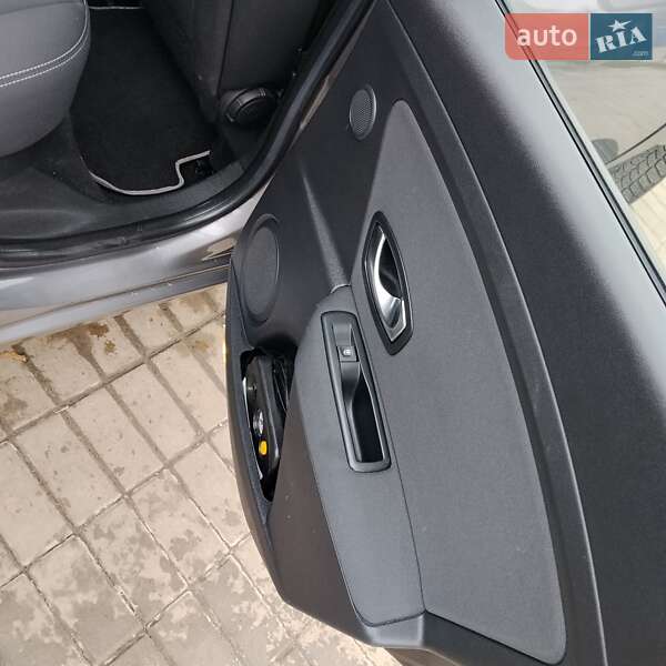 Хэтчбек Renault Megane 2011 в Сумах