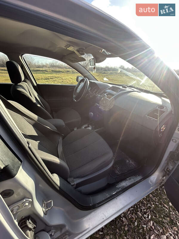 Седан Renault Megane 2005 в Березному