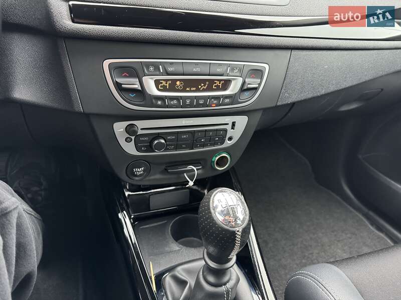 Универсал Renault Megane 2014 в Киеве фото 34 Универсал Renault Megane 2014 в Киеве