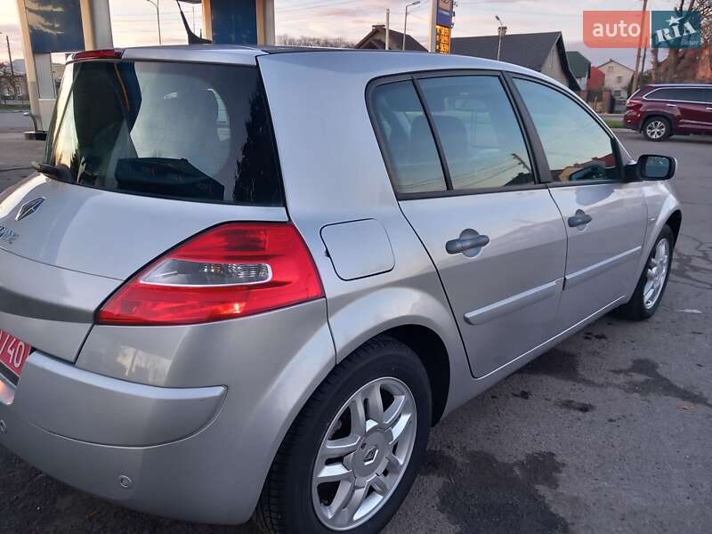 Хэтчбек Renault Megane 2008 в Городке